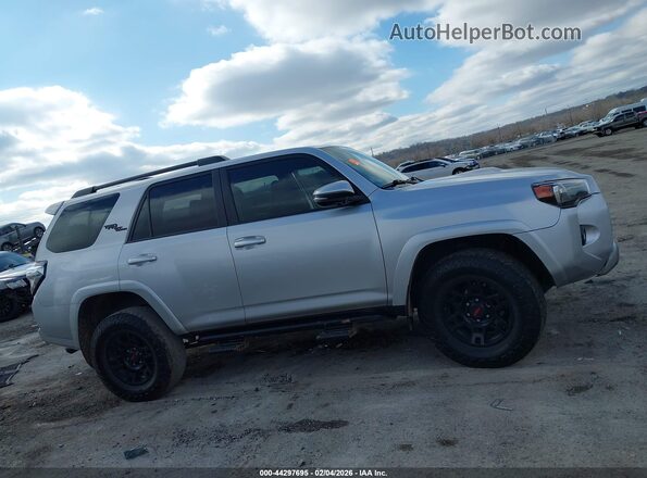 JTEBU5JR4K5656971 2019 TOYOTA 4RUNNER Silver Widok zestawu wskaźników