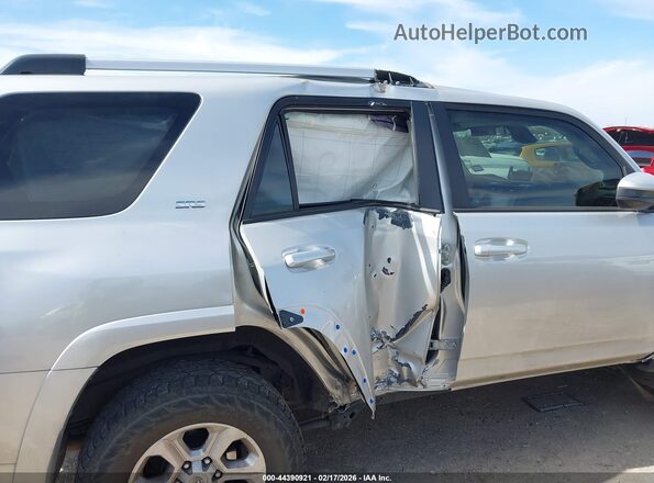 JTEEU5JRXM5240231 2021 TOYOTA 4RUNNER Gray Вид спереду