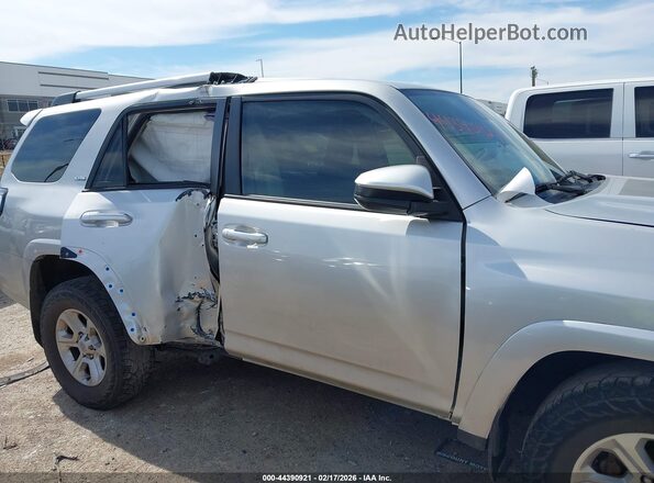 JTEEU5JRXM5240231 2021 TOYOTA 4RUNNER Gray Вид задньої частини салону