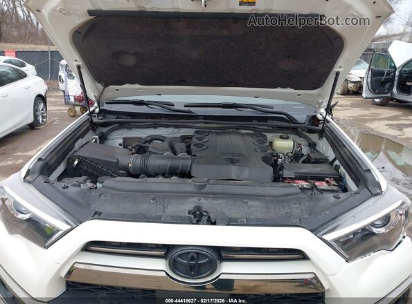 JTEJU5JRXM5961681 2021 TOYOTA 4RUNNER White Հետևի տեսք