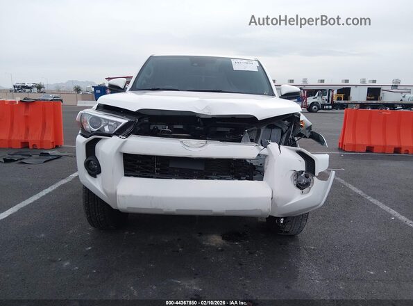 JTEMU5JR5R6291889 2024 TOYOTA 4RUNNER White Սարքավորումների վահանակի տեսք