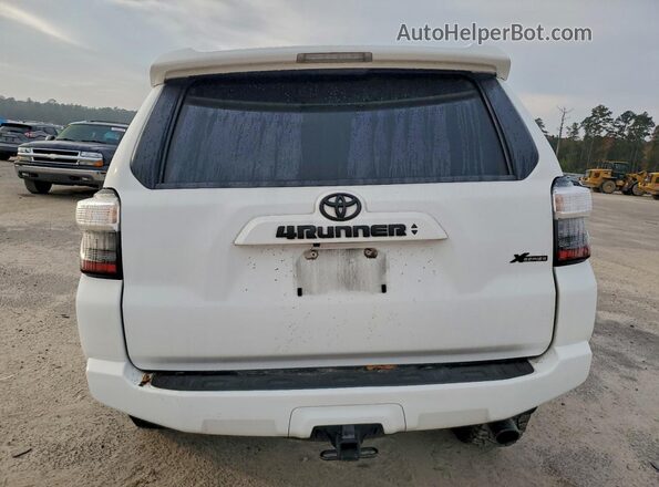JTEMU5JR8R6222811 2024 TOYOTA 4RUNNER Белый Вид сзади