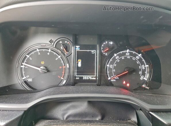 JTEMU5JR8R6222811 2024 TOYOTA 4RUNNER Белый Вид щитка приборов