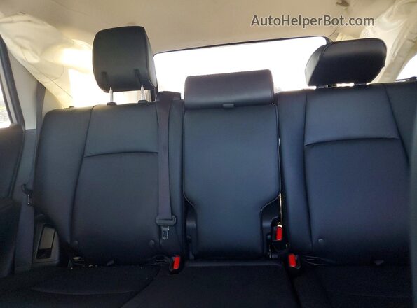 JTERU5JR0R6227085 2024 TOYOTA 4RUNNER Silver Вид задніх сидінь