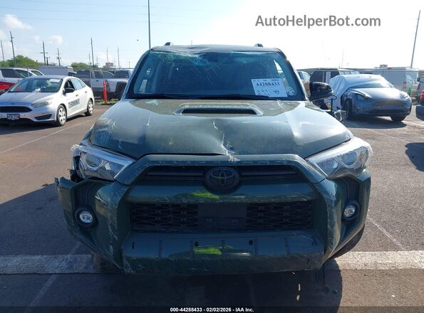 JTERU5JR1N6000174 2022 TOYOTA 4RUNNER Green Դիմացի տեսք