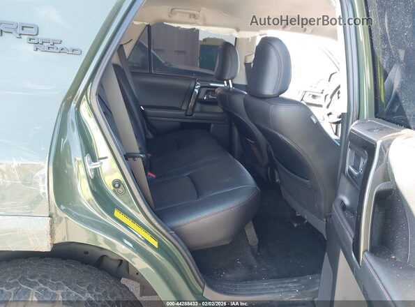JTERU5JR1N6000174 2022 TOYOTA 4RUNNER Green VIN կոդի պիտակի տեսք
