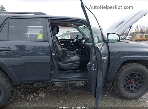 JTERU5JR1R6300769 2024 TOYOTA 4RUNNER Gray წინა სალონის ხედი