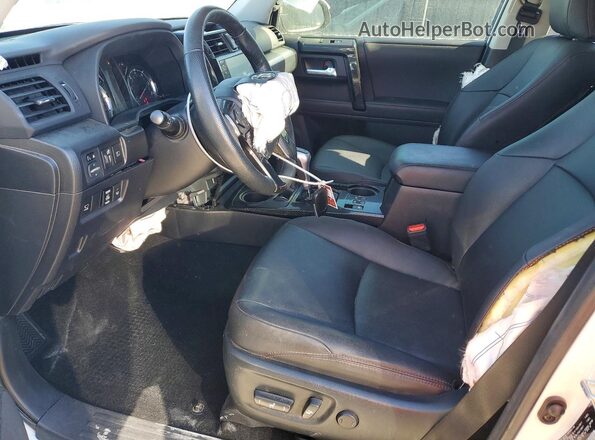 JTERU5JR5P6112866 2023 TOYOTA 4RUNNER White Вид салону спереду