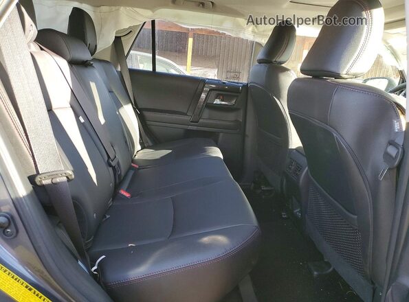 JTERU5JR8P6210340 2023 TOYOTA 4RUNNER Gray Вид задньої частини салону