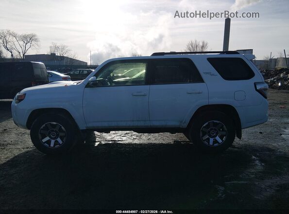 JTERU5JR9R6265446 2024 TOYOTA 4RUNNER White Widok wnętrza 360 stopni