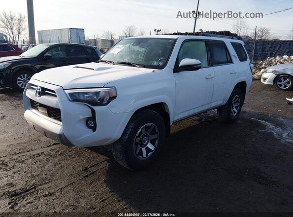 JTERU5JR9R6265446 2024 TOYOTA 4RUNNER White Przód lewy