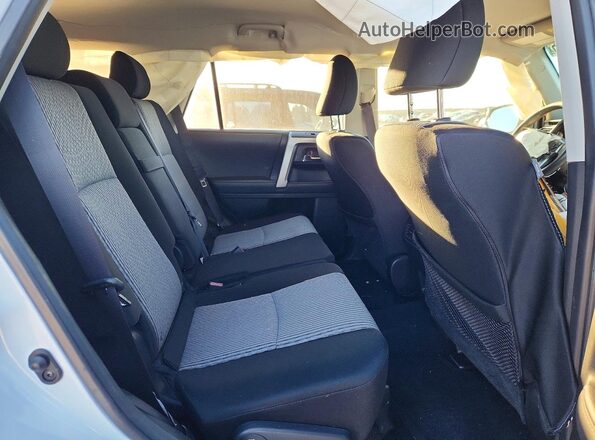 JTEZU5JR4L5218595 2020 TOYOTA 4RUNNER Белый Вид задней части салона