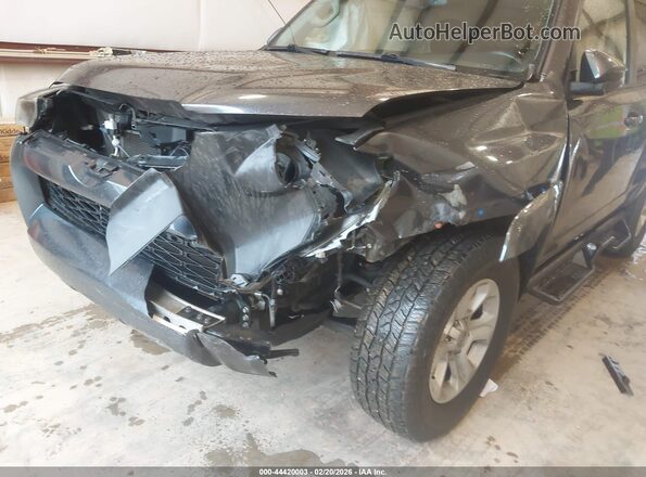 JTEZU5JR5K5205112 2019 TOYOTA 4RUNNER Gray Вид спереду