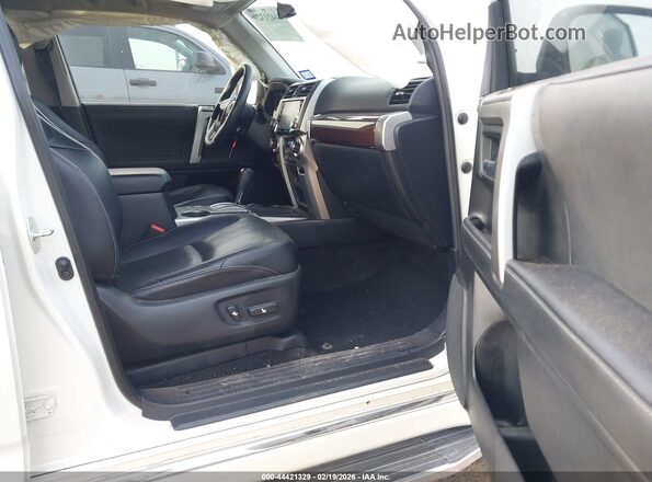 JTEZU5JR8L5223797 2020 TOYOTA LIMITED White Front interior view