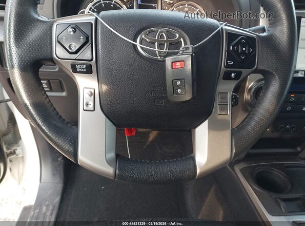 JTEZU5JR8L5223797 2020 TOYOTA LIMITED White Dashboard view