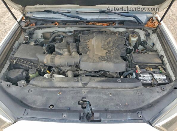 JTEZU5JR9G5134875 2016 TOYOTA 4RUNNER White Engine compartment view