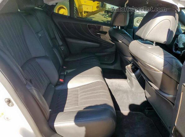 JTHB51FF7J5005548 2018 LEXUS LS White 