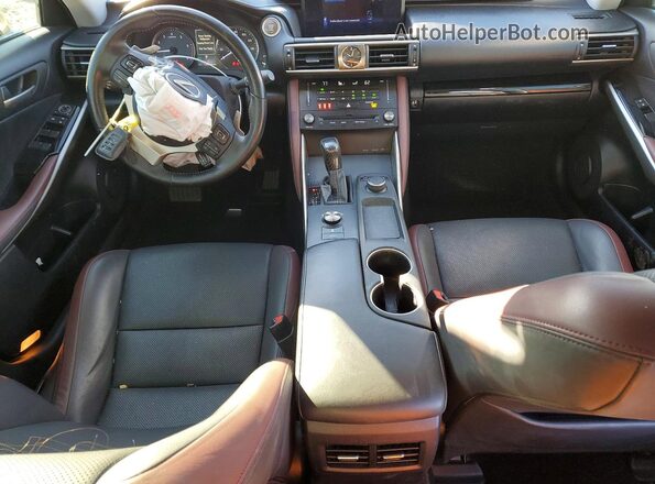 JTHBA1D20J5076151 2018 LEXUS IS Silver Вид панелі приладів