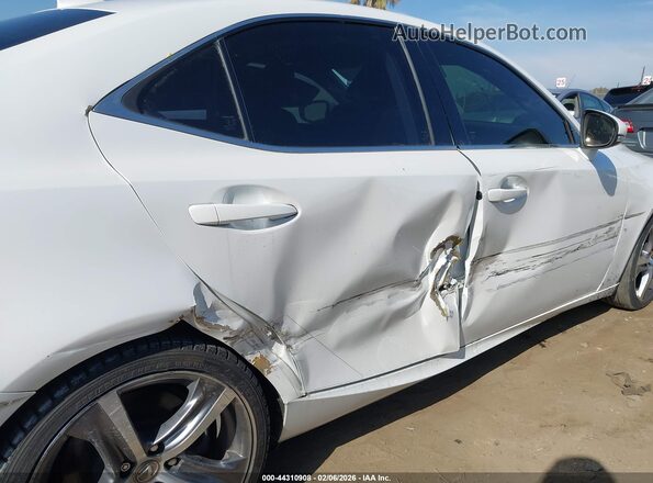JTHBA1D25H5045634 2017 LEXUS IS 200T White Widok z przodu