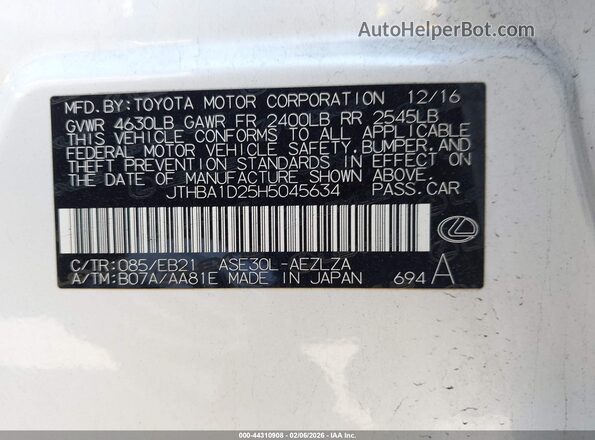 JTHBA1D25H5045634 2017 LEXUS IS 200T White Widok komory silnika