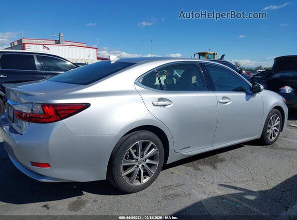 JTHBW1GG4G2103306 2016 LEXUS ES 300H Silver Вид задньої частини салону