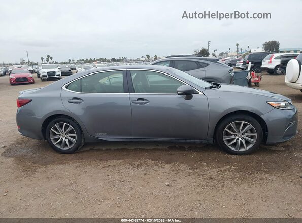 JTHBW1GG7G2120455 2016 LEXUS ES 300H Gray Вид задньої частини салону