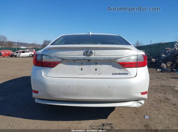 JTHBW1GGXG2104797 2016 LEXUS ES 300H White 