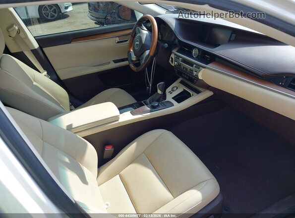 JTHBW1GGXG2109143 2016 LEXUS ES 300H White Вид салону спереду