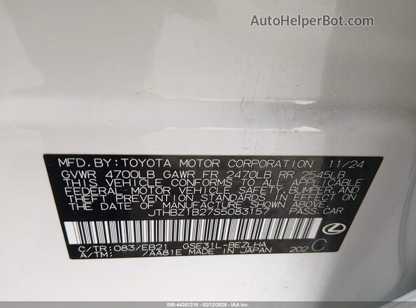 JTHBZ1B27S5083157 2025 LEXUS IS 350 White Շարժիչի բաժամունքի տեսք