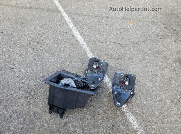 JTHBZ1BLXKA018173 2019 LEXUS GS White Engine compartment view