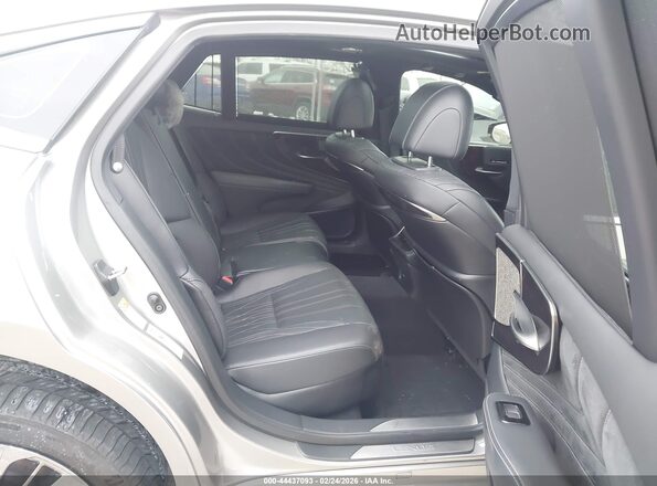 JTHC5LFF4J5001196 2018 LEXUS LS 500 Silver Vista de la etiqueta del VIN