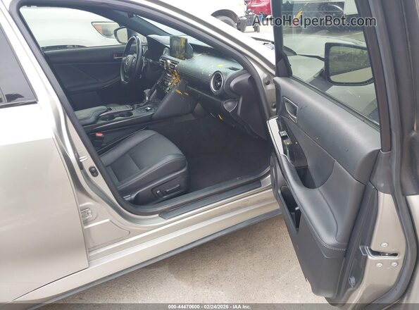 JTHCA1D23M5114626 2021 LEXUS IS 300 Серебряный Вид салона спереди