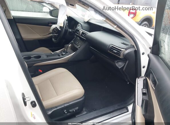 JTHCM1D28H5015961 2017 LEXUS IS 300 White Widok wnętrza z przodu