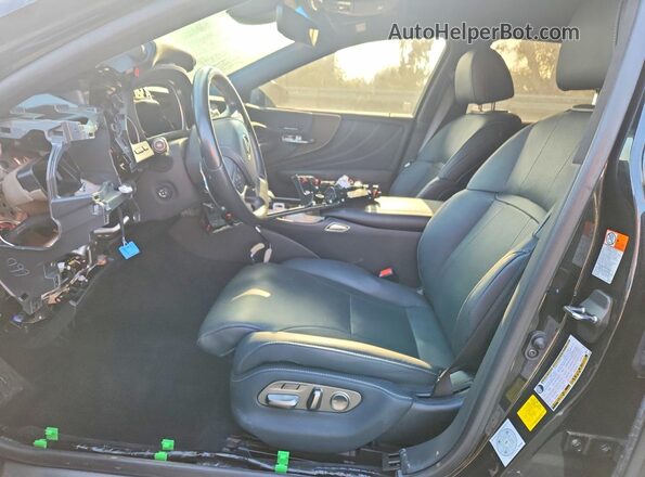 JTHD51FF2N5017556 2022 LEXUS LS Черный Вид салона спереди