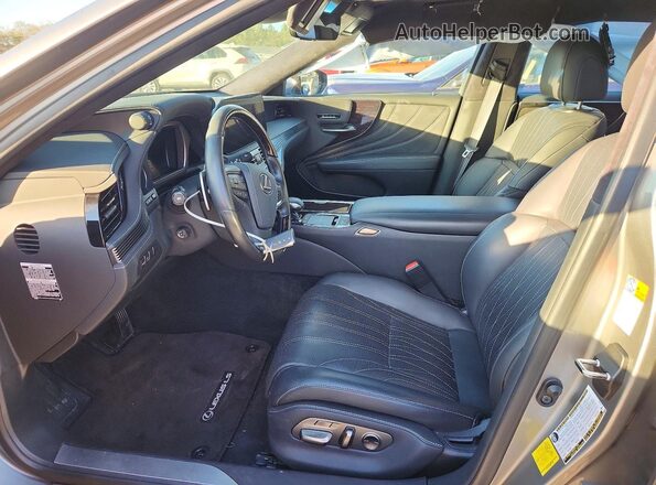 JTHD51FF5N5017700 2022 LEXUS LS Серебряный Вид салона спереди