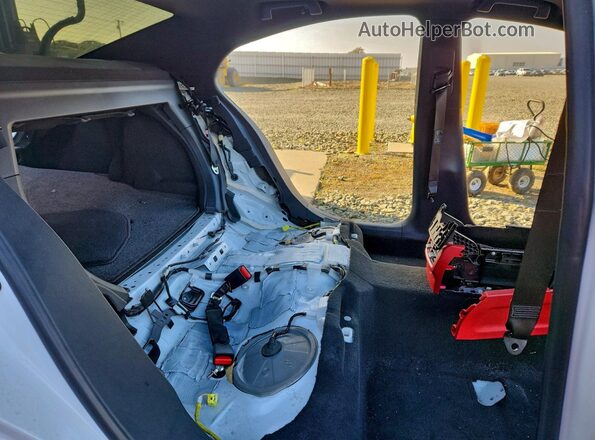 JTHGZ1B29P5070276 2023 LEXUS IS White Widok tylnych siedzeń