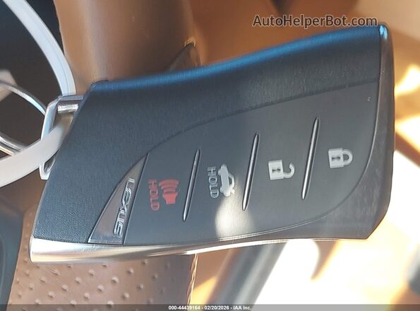 JTHHP5AY1JA005458 2018 LEXUS LC 500 Белый Вид панели приборов