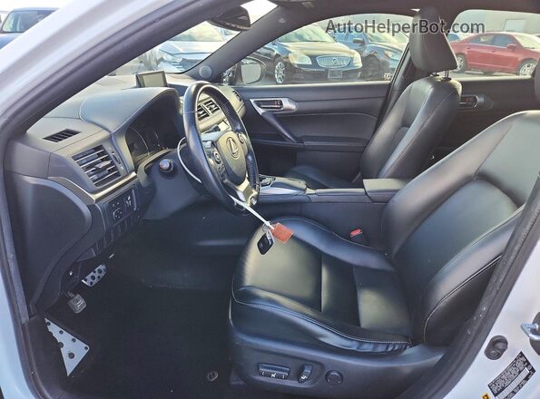 JTHKD5BH1G2268520 2016 LEXUS CT White Front interior view