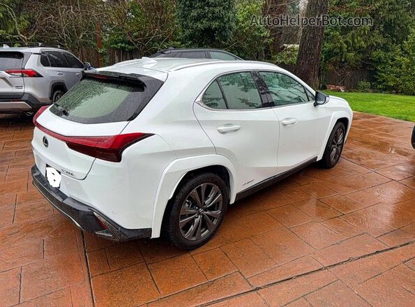 JTHR9JBH0M2045177 2021 LEXUS UX Белый Вид спереди