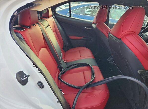 JTHR9JBH5M2046468 2021 LEXUS UX Белый Вид задних сидений