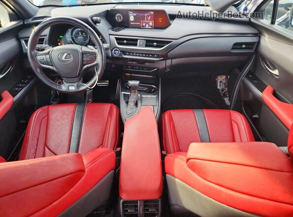 JTHR9JBH5M2046468 2021 LEXUS UX Белый Вид панели приборов