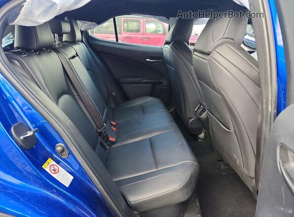 JTHU9JBHXK2015482 2019 LEXUS UX Blue 
