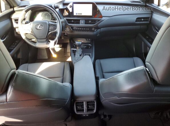 JTHX6JBH3R2176384 2024 LEXUS UX Красный Вид панели приборов