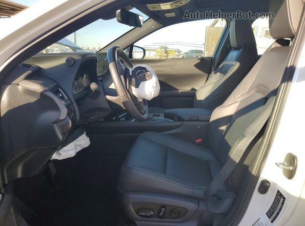 JTHX6JBH7R2191714 2024 LEXUS UX Белый Вид салона спереди
