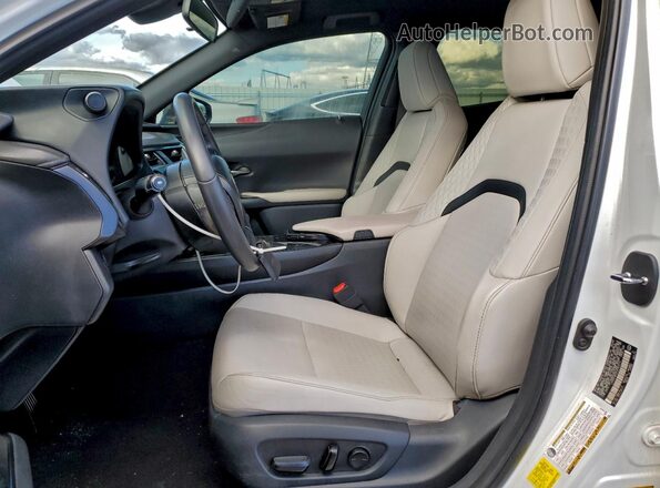JTHX9JBH2N2062216 2022 LEXUS UX White Front interior view