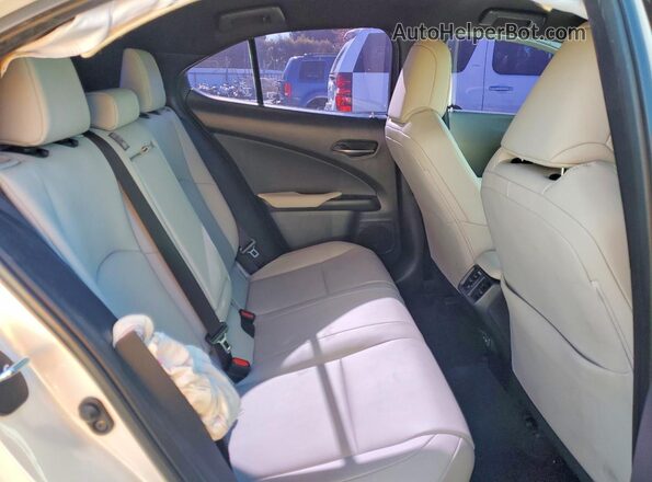 JTHX9JBH9N2059328 2022 LEXUS UX Белый Вид задних сидений