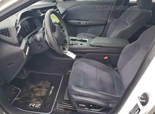 JTJAAAAB2PA007377 2023 LEXUS RZ Белый Вид салона спереди