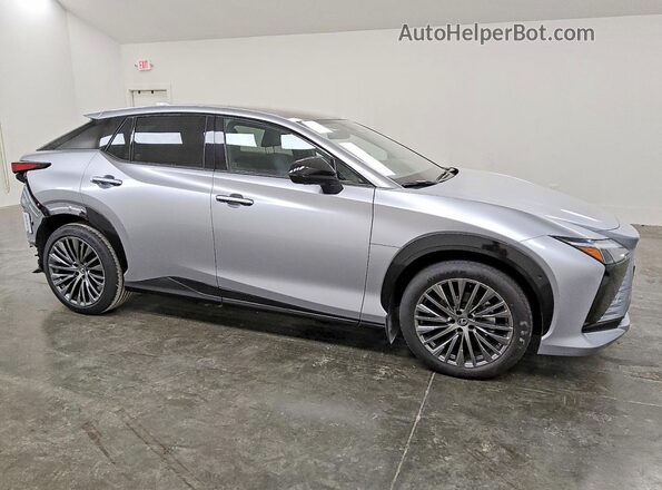 JTJAAAAB3RA027513 2024 LEXUS RZ Silver Przód prawy
