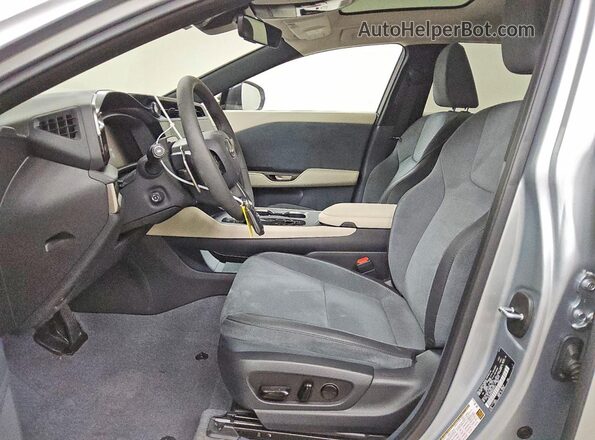 JTJAAAAB3RA027513 2024 LEXUS RZ Silver Widok wnętrza z przodu