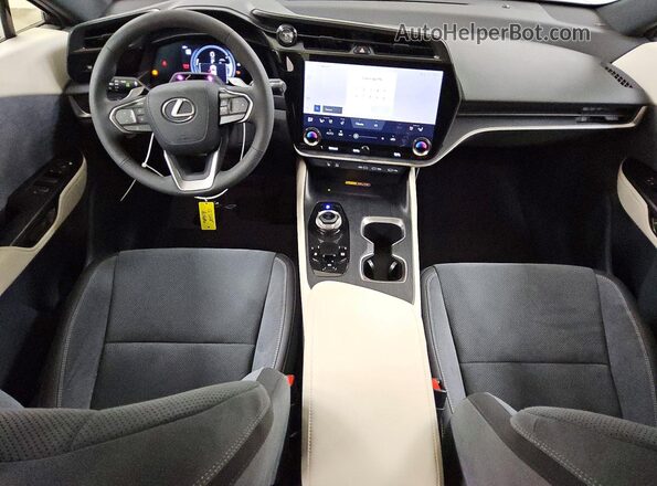JTJAAAAB3RA027513 2024 LEXUS RZ Silver Widok deski rozdzielczej